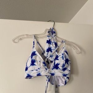 NWT cupshe tie dye bikini. Top has cross straps  adjustable for band sizing.